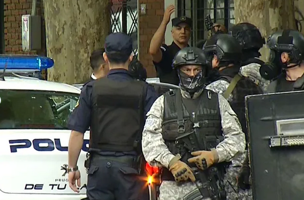 Fue sacado de la vivienda el hombre armado que se atrincheró en Requena y Guaná en Cordón