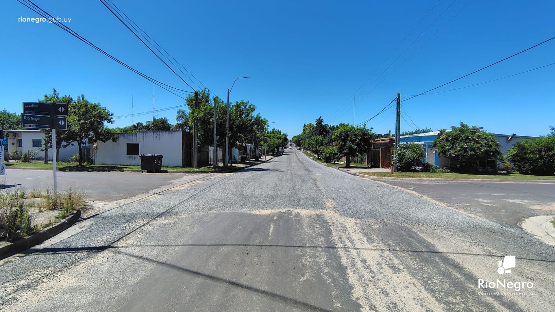 Trabajos de bituminización en calles de Young
