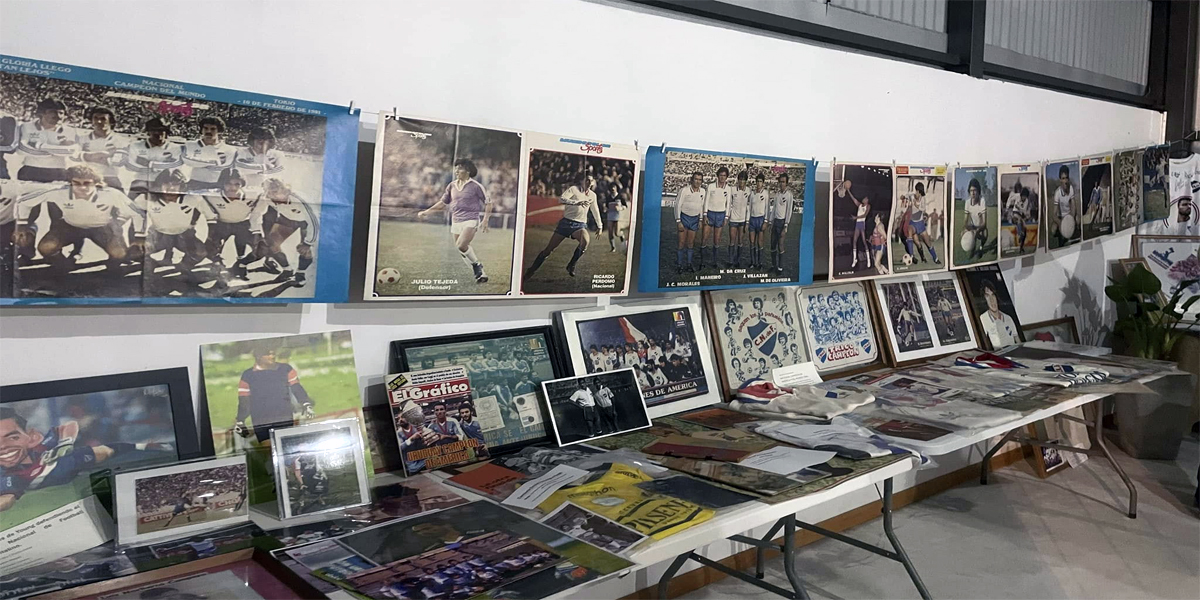 Exposición de historia deportiva cautivó a los vecinos amantes del fútbol