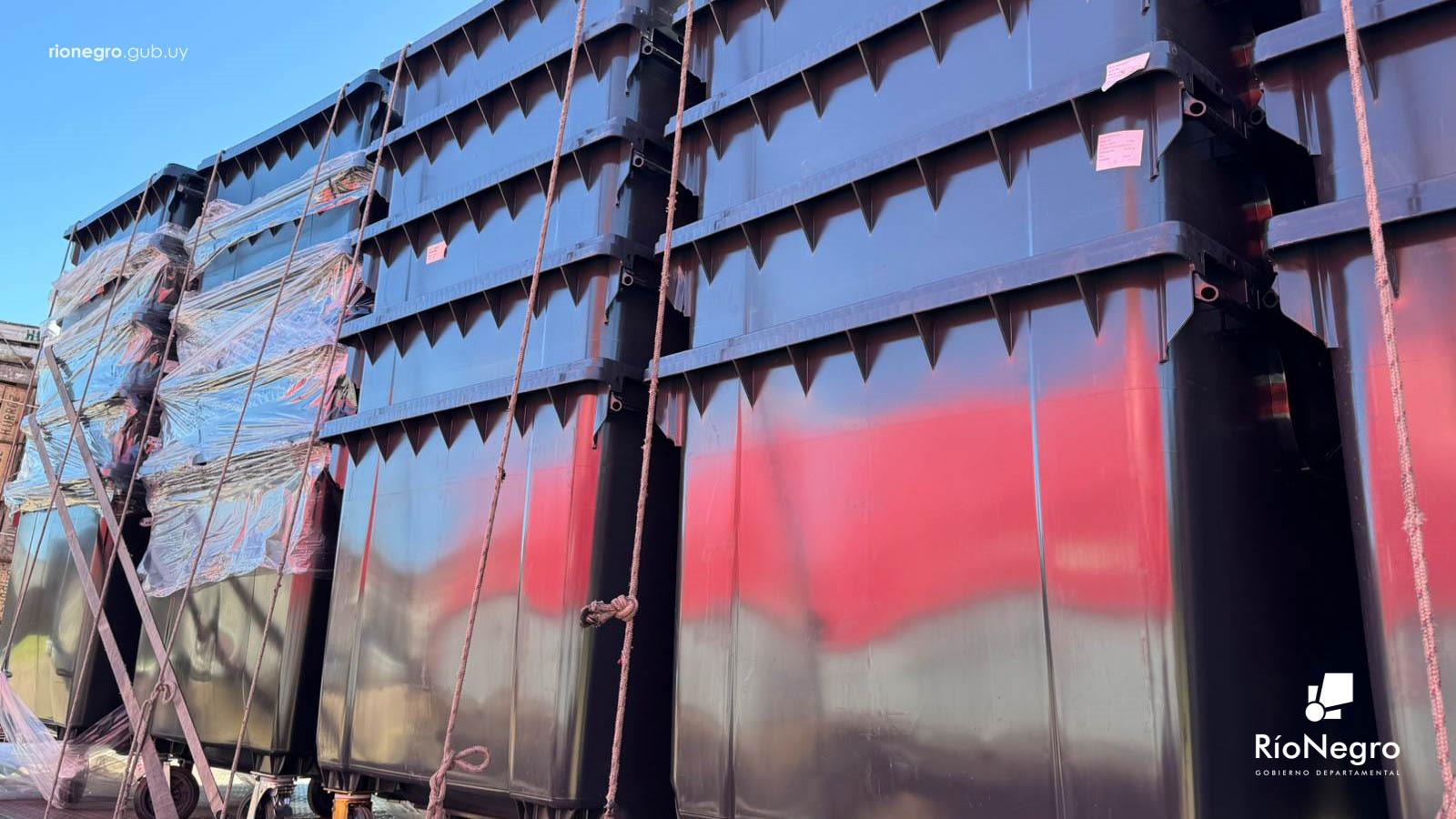 Arribaron 55 nuevos contenedores de basura